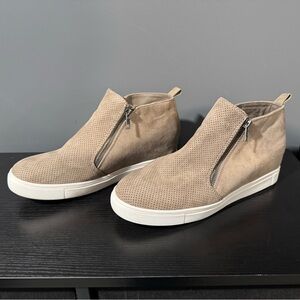 TIME AND TRU hidden wedge boots ~ Size 10